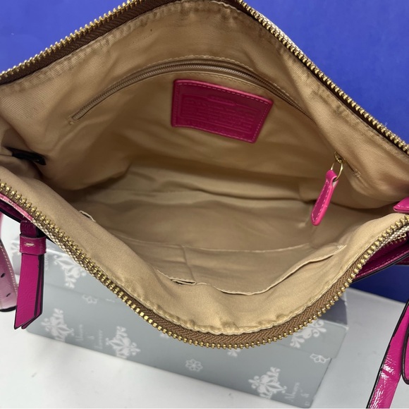 Coach Peyton Signature Clover Crossbody Bag Coach Factory - Picture 8 of 11